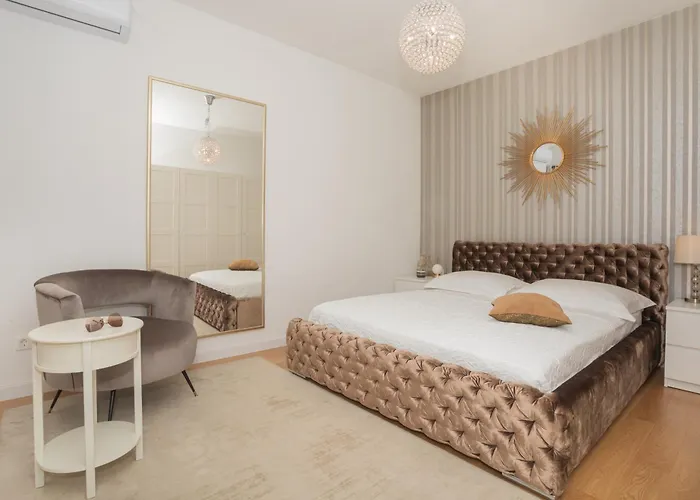 فيلة Toni شيبينيك